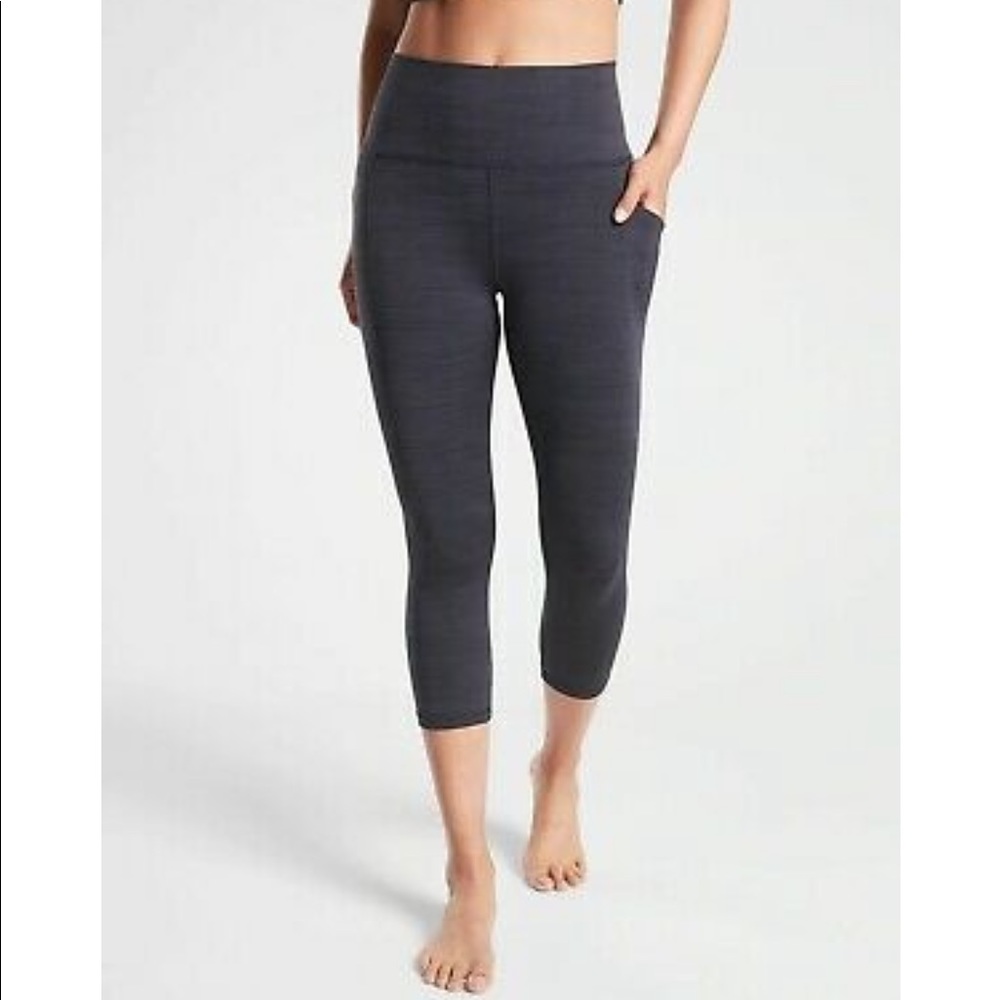 Athleta Salutation Stash Pocket II Space Dye Capri